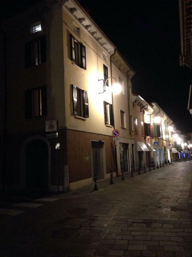La Mansarda Di Juliette Apartamento Desenzano del Garda Exterior foto